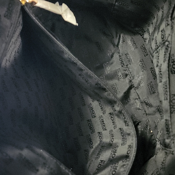 Michael kors tote - Picture 8 of 12